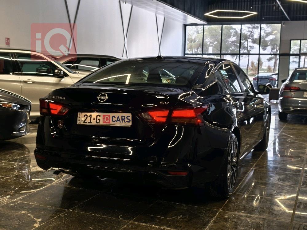 نيسان ألتيما